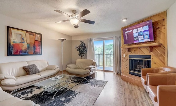 Wisconsin Dells Condo | Waterfront Retreat: Sunset Cove 308 by Josie's On The Bay