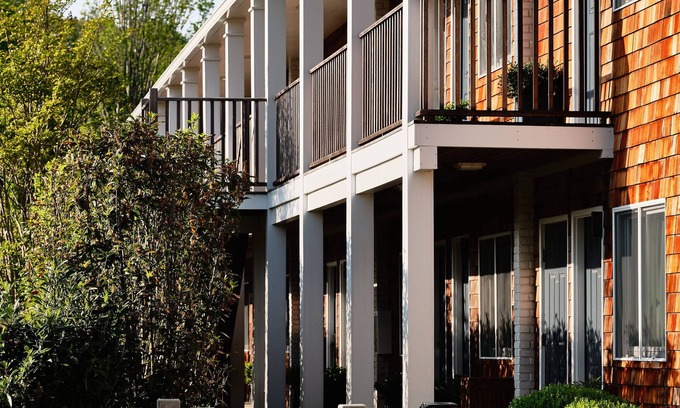 East Hampton North Hotel | Experience Journey East Hampton: Eco-Friendly Ocean Retreat
