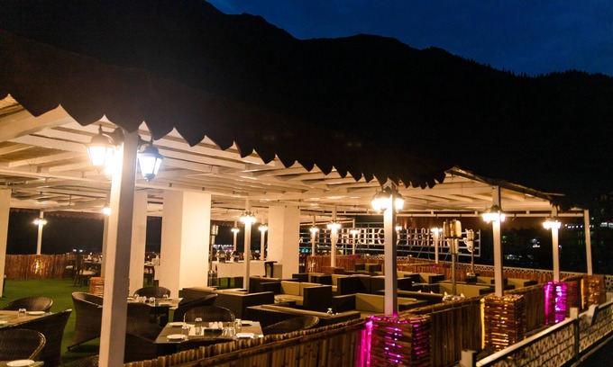 Kohistan Hotel | Discover Jovial Gold: Family-Friendly Hotel with Spa