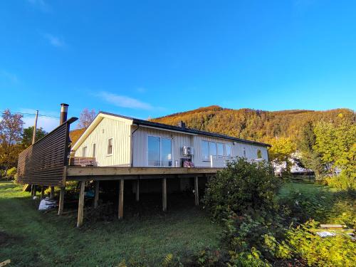 Lenvik Apartment | Jøvika Lodge In the heart of Mallangen