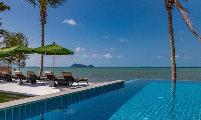 Hin Hong Villa | Idyllic Joy Beach Villas: Poolside Relaxation & Ocean Views