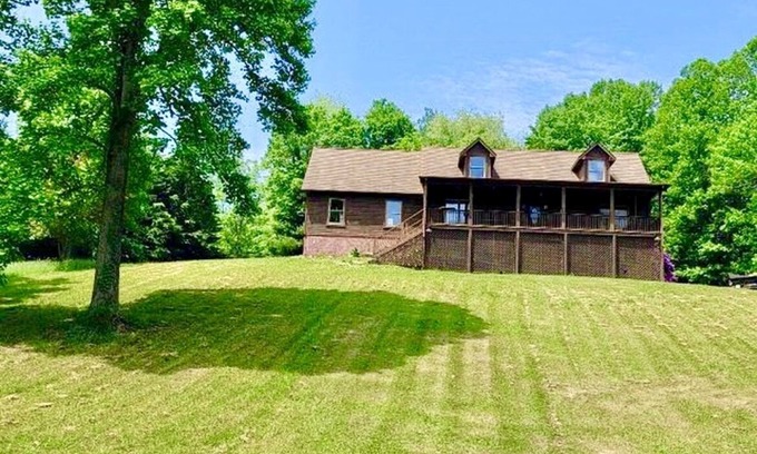 Piper Gap Cabin | Cozy Joy Ranch Cabin with Kitchen in Blue Ridge Mountains