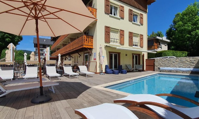 Villard-de-Lans Hotel | Relax at Joy Villard de Lans: Pet-Friendly with Ocean Views