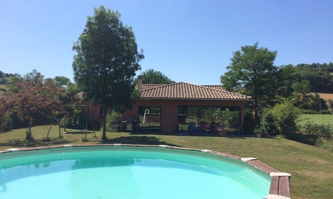 Lombers Cottage | Joyce Room: 10/10 Rated with Private Bath & Kid-Friendly Pool
