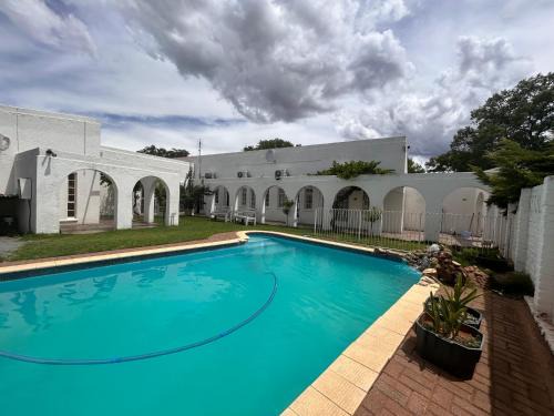 Middelburg House | Joyful Creation: Pet-Friendly Stay with Pool & High Ratings