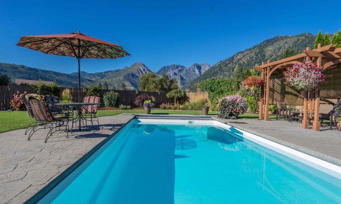 Leavenworth House | Joyful Place: Ocean View, Pool & Game Room Awaits You!