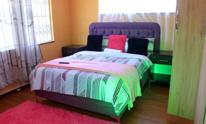 Trawal House | Inviting Getaway at Joyous Accommodation with Family Amenities