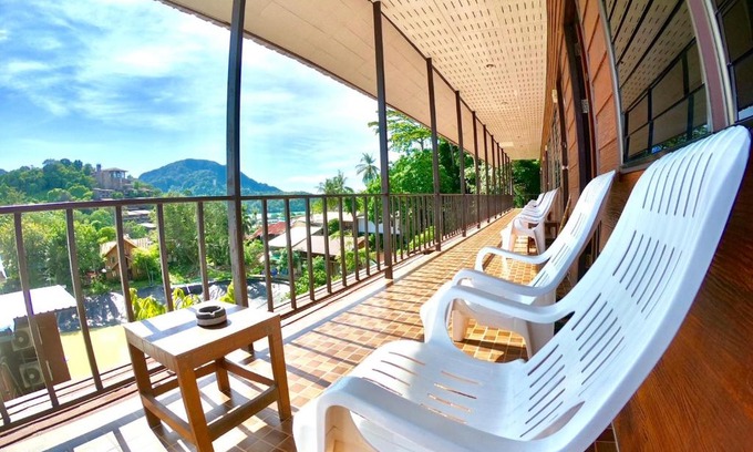 Ko Phi Phi Hotel | Family-Friendly JR&GYM Resort: Your Budget Retreat Awaits