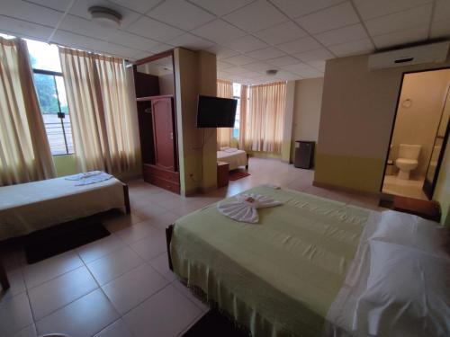 Camiri Hotel | Top-Rated JR HOTEL: Family-Friendly with Delicious Dining