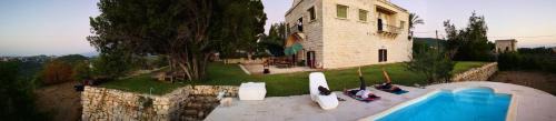 Kfardebian Bed & Breakfast | Discover Jrane Les Pins: Pet-Friendly with Ocean Views