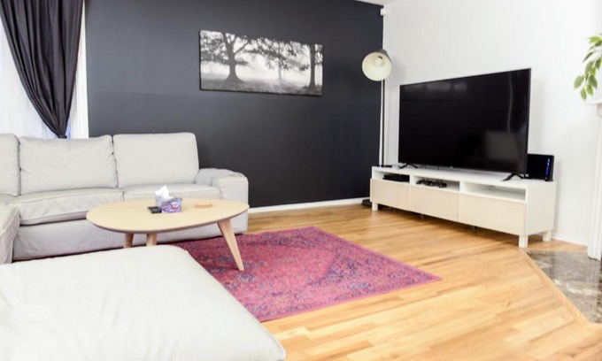 Industrial Park House | Family-Friendly Getaway at JstLikeHome - 4 Star Rated Stay