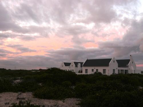 Dwarskersbos Apartment | Family-Friendly Jubel n Juig Self Catering: 4-Star Comfort