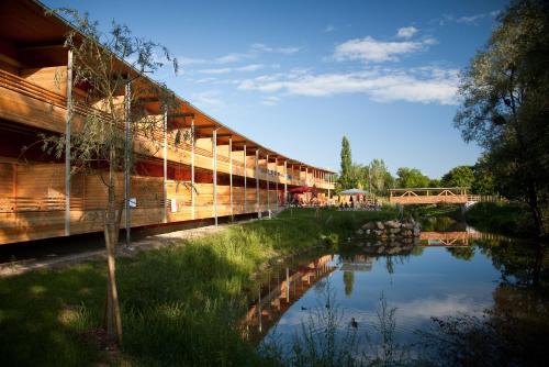 Leibnitz Hotel | Pet-Friendly JUFA Hotel Leibnitz with Pool and Spa Access