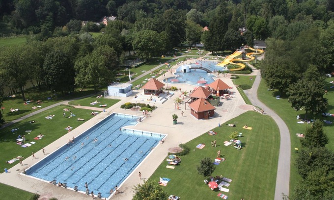Leibnitz Hotel | Discover JUFA Hotel Leibnitz: Poolside Relaxation Awaits