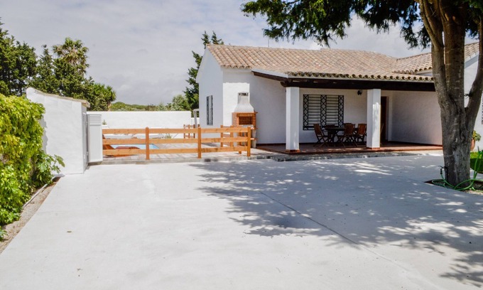 Los Canos de Meca House | Discover Juframar Casa3 Mar y Sol: Pet-Friendly Escape