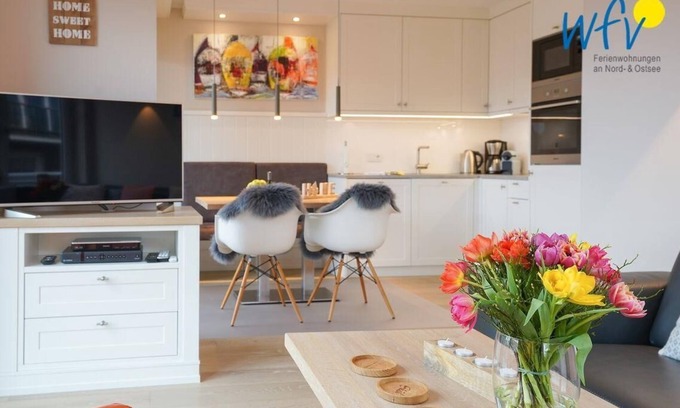 Juist Apartment | Elevate Your Juist Vacation with Family-Friendly Amenities!