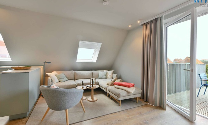 Juist Apartment | Ideal Juist Getaway with Inviting Roof Terrace Awaits!