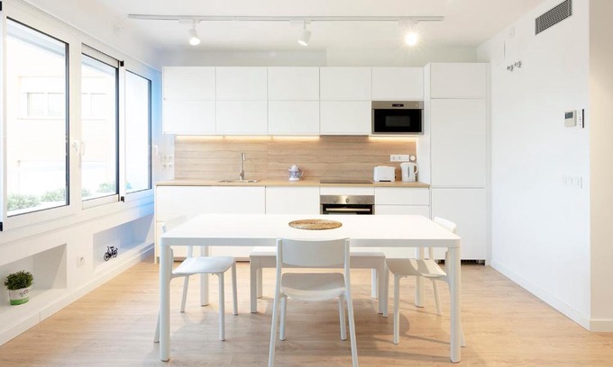 Eixample Apartment | Family-Friendly Retreat at Juli Garreta's Apartment