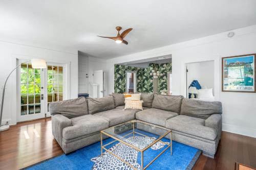 Downtown House | Julia Place: Oceanfront Retreat with High Guest Ratings