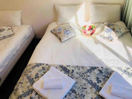 Nishigotanda Apartment | Convenient Julian Home: Steps from Shinagawa & Shibuya
