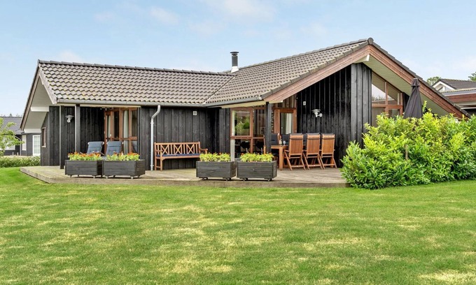 Nordborg House | Discover Juliana: All-Inclusive Oceanfront Haven