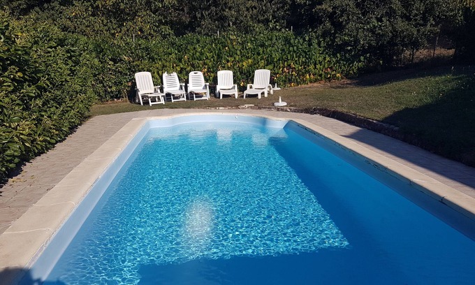 Beaumont-du-Ventoux Cottage | Inviting Julie's Gîte near Mont Ventoux with Pool Access
