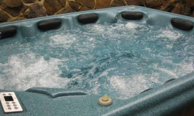 Saintbury Other | Juliet Cottage: Cozy Retreat with Private Hot Tub