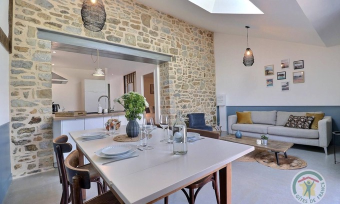 Saint-Georges-de-Chesne House | Discover Juliette - Rives DU Couesnon: 10/10 Guest Rating