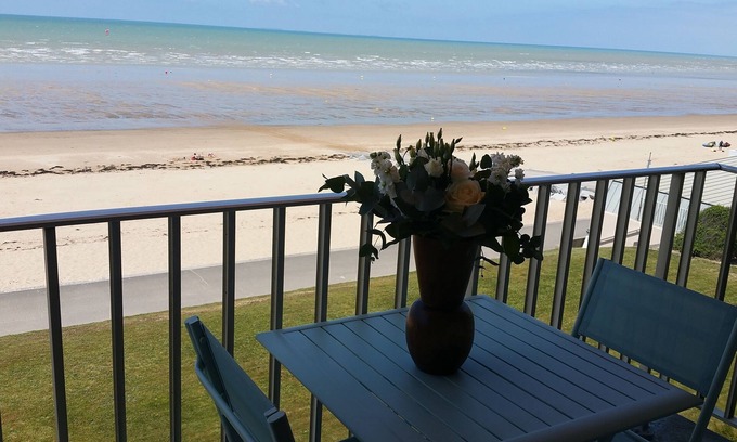 Jullouville Apartment | Experience JULLOUVILLE GRANVILLE: Oceanfront with Pool & Spa