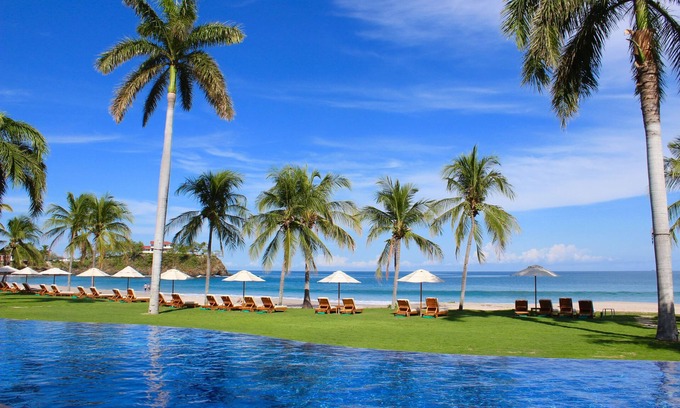 Playa Flamingo House | Beachfront Retreat @ The Palms - Guest Rated 10/10!