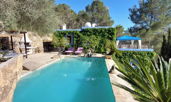 Sant Miquel de Balasant Villa | Last-Minute Getaway: Poolside Ibiza Villa with Ocean View