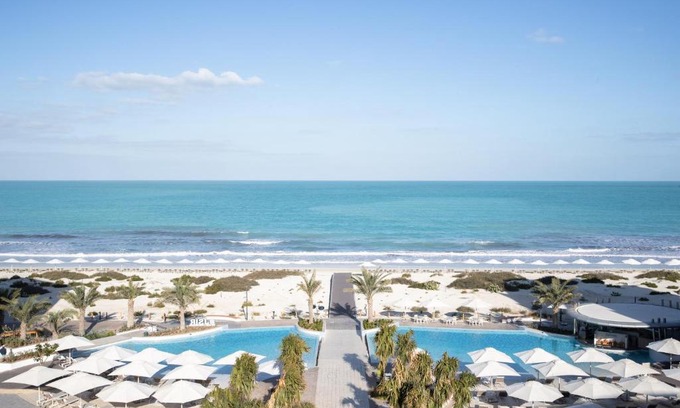 Abu Dhabi Resort | Experience Elegance at Jumeirah Saadiyat Island Abu Dhabi
