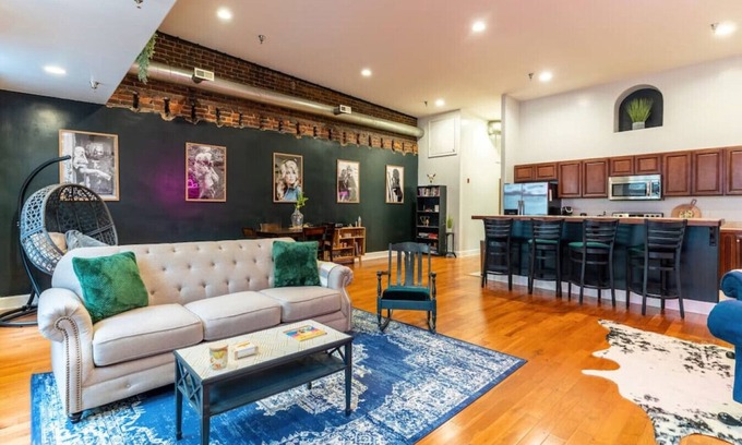 Downtown Knoxville Apartment | Experience Downtown Knoxville with Pool and Family Amenities