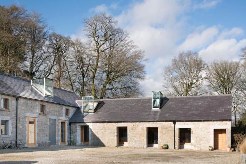 Blessington House | Elegant Stay at June Blake's Garden - 5 Star Retreat
