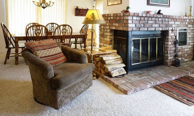 June Lake Condo | Scenic June Lake Interlaken: Mountain Views & Relaxing Spa