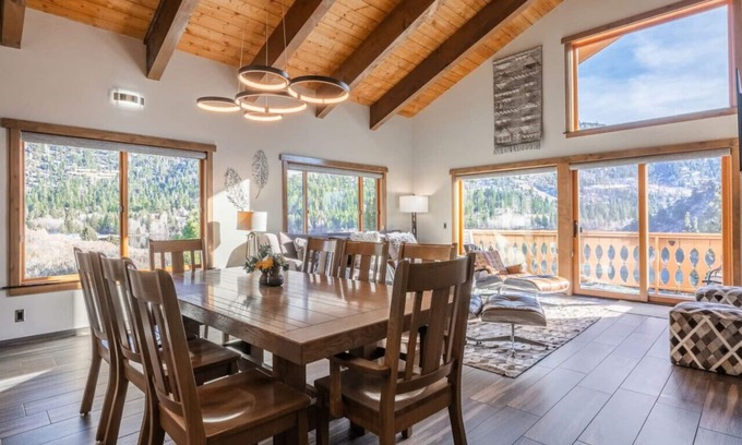 June Lake Condo | Elegant June Lake Interlaken: Breathtaking Views Await
