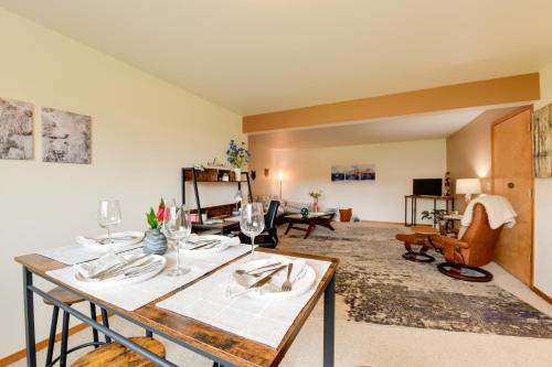 Juneau Apartment | Inviting Juneau Apartment - Steps from Hiking & Breweries