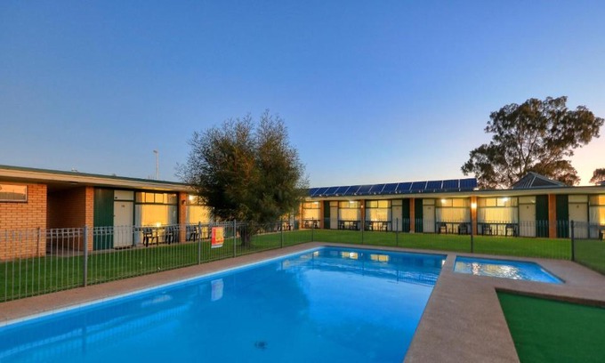 Junee Hotel | Discover Family-Friendly Comfort at Junee Motor Inn