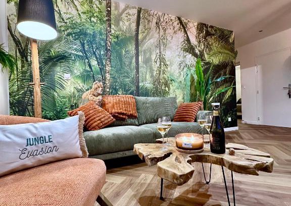 Epernay Apartment | Jungle Évasion, Épernay - Jacuzzi & Sauna