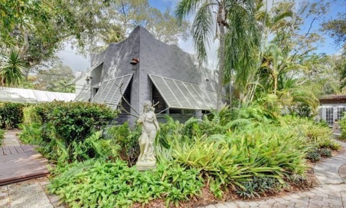 Riverside Park House | Discover a Jungle Getaway in Ft. Lauderdale's Heart