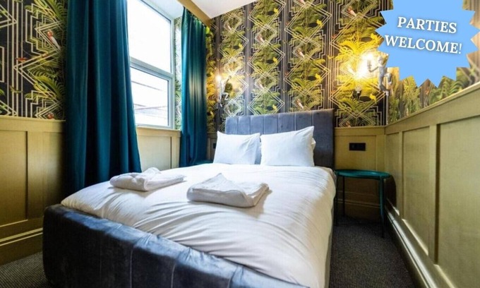 North Shore Apartment | Top Rated Jungle Suite at Sasco Apartments with Kitchen