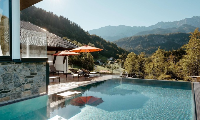 Garmisch-Partenkirchen House | Panoramic Junior Suite with Spa & Pool at Hotel Das Graseck