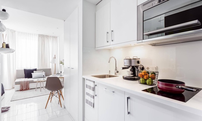 Bahnhofsviertel Apartment | Cozy Junior Studio Apartment with Kitchen Access