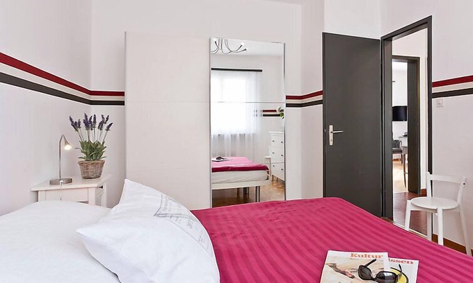 Ascona Apartment | Pet-Friendly Junior Suite with Spa & Lake View Amenities