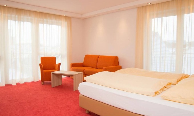 Ehingen Apartment | Cozy Junior Suite with Flat Screen TV and Free Wi-Fi