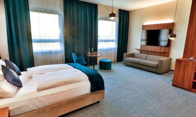 Lenzing House | Family-Friendly Junior Suite at Hotel Das Zeit for 4