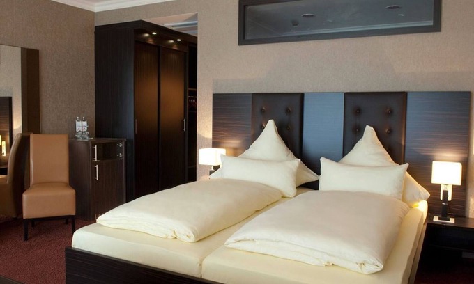 Loef House | Relax in Junior Suite at Moselstern Parkhotel Krähennest