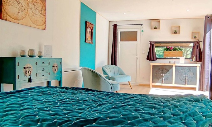 Ambon Ski Chalet | Relaxing Junior Suite with Terrace and Spa at La Compagnie des Indes