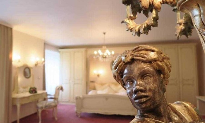 Badenweiler House | Indulgent Junior Suite with Whirlpool at Top CCL Hotel Ritter