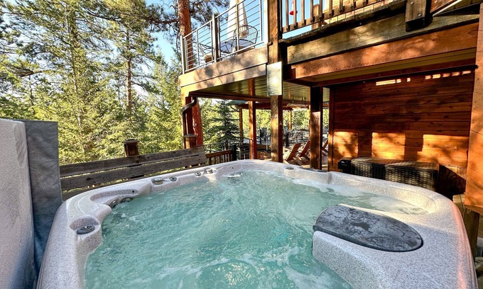 North Central Evergreen House | Exceptional Stay at Juniper Mountain House - Rated 9.6/10